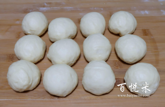 在家烤面包,配方自己改,低糖無(wú)油更健康,做法太簡(jiǎn)單了